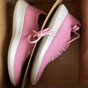 Size women 8 pink Allbirds Women's Tree Runners